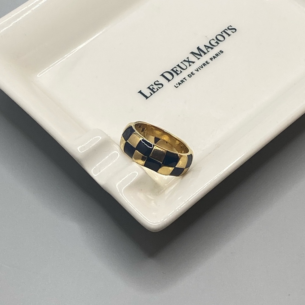 Chunky Clare V ring